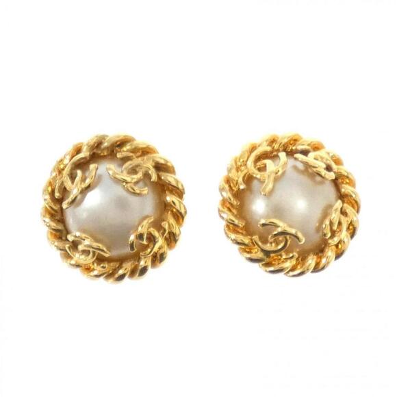 CHANEL White Earrings - Picture 1 of 3